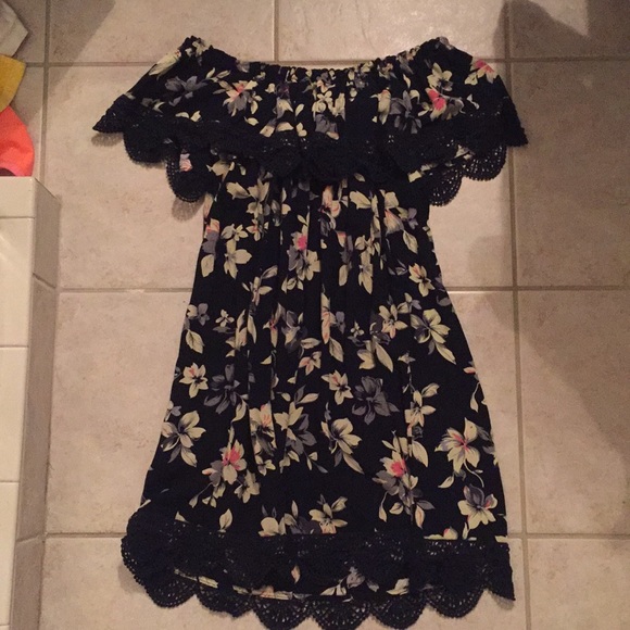 Francesca's Collections Dresses & Skirts - Off the shoulder dress